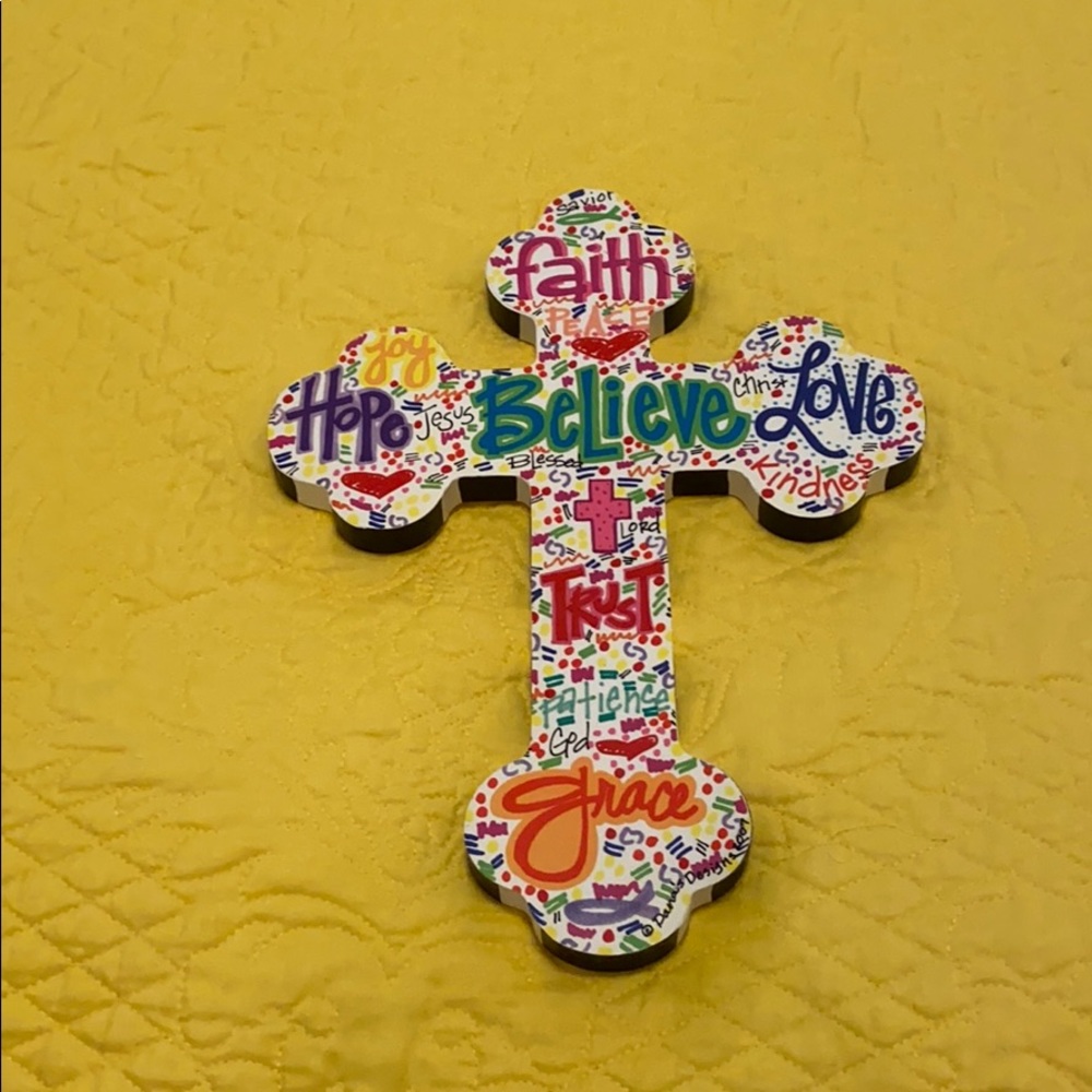 Cross wall hanging